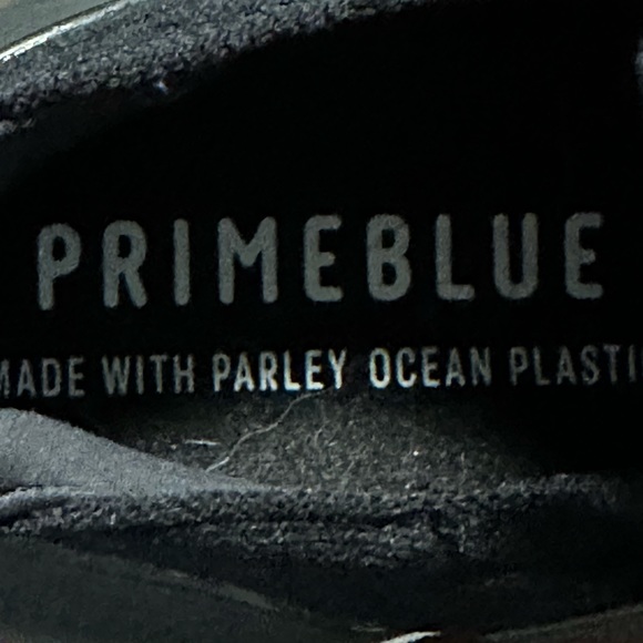 Adidas Ultraboost 22 👟 - Picture 2 of 4